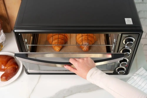 Мини-печь Homeline GRO-060 Черная 2.2 кВт 60 л Конвекция